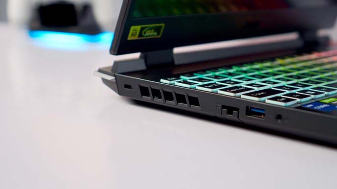 Mua hàng ở Laptopworld có uy tín không?
